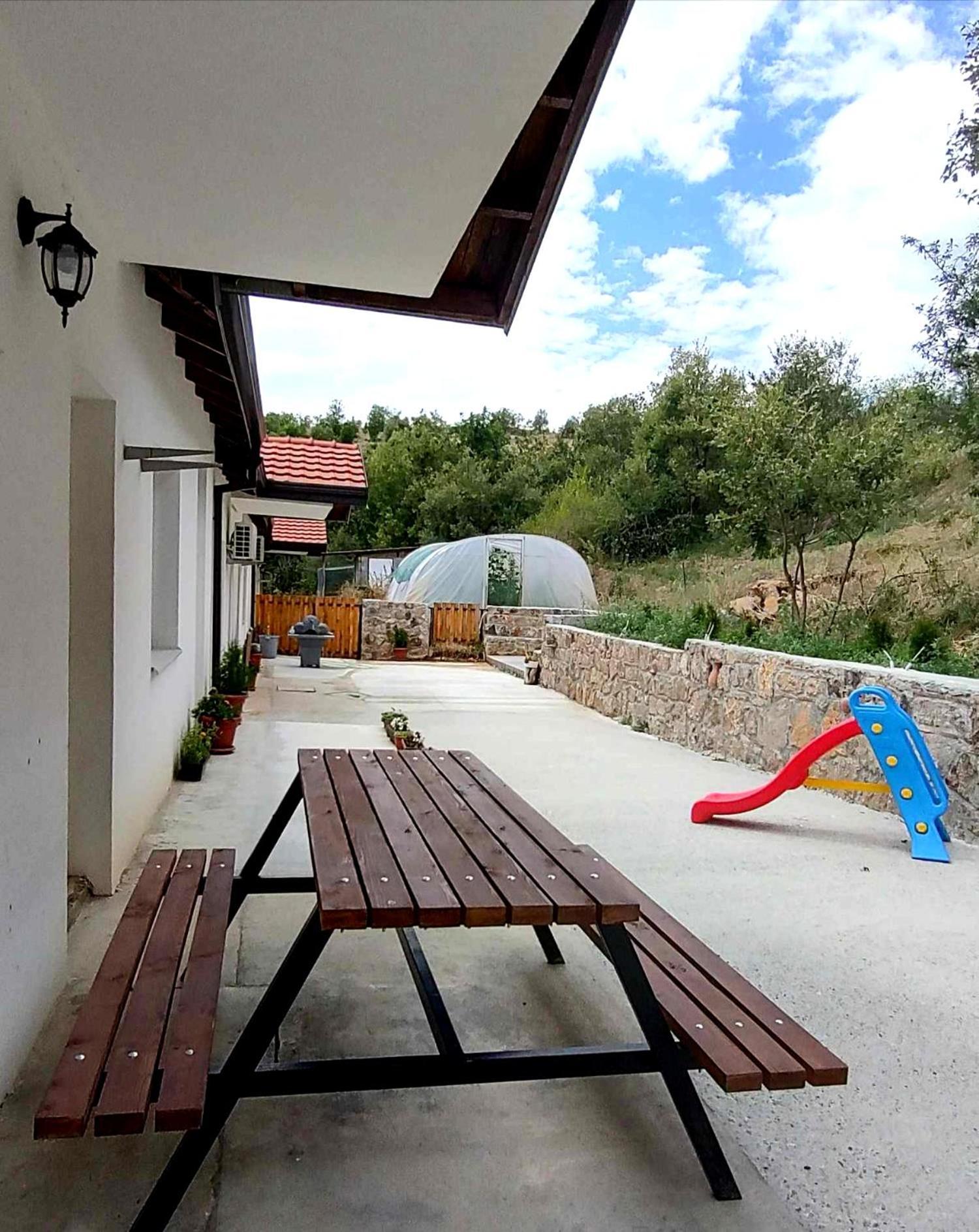Lesnovo House Tomevski Экстерьер фото